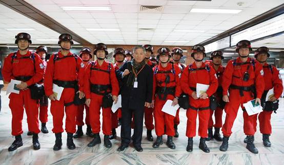 臺灣四合一救援隊 成功抵達加都災區.jpg